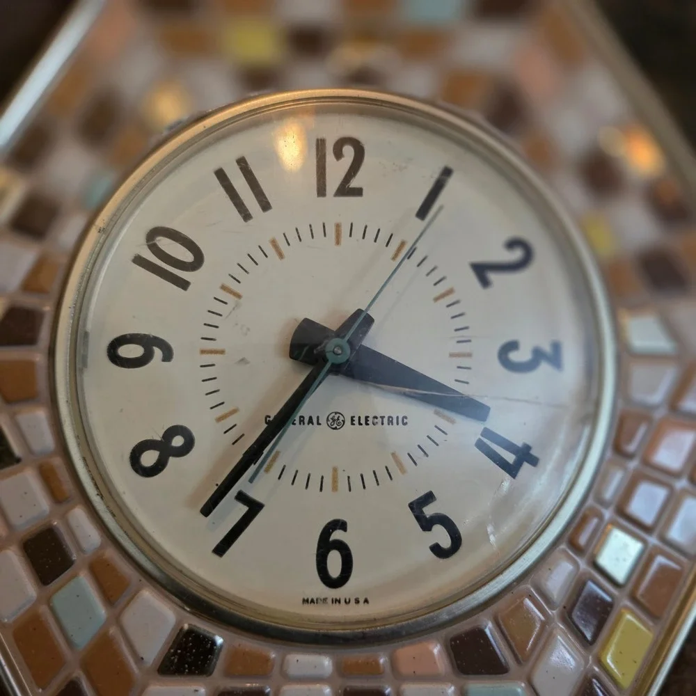 Vintage General Electric Mosaic Tile Hexagon Wall Clock GE Retro MCM Brown Tan